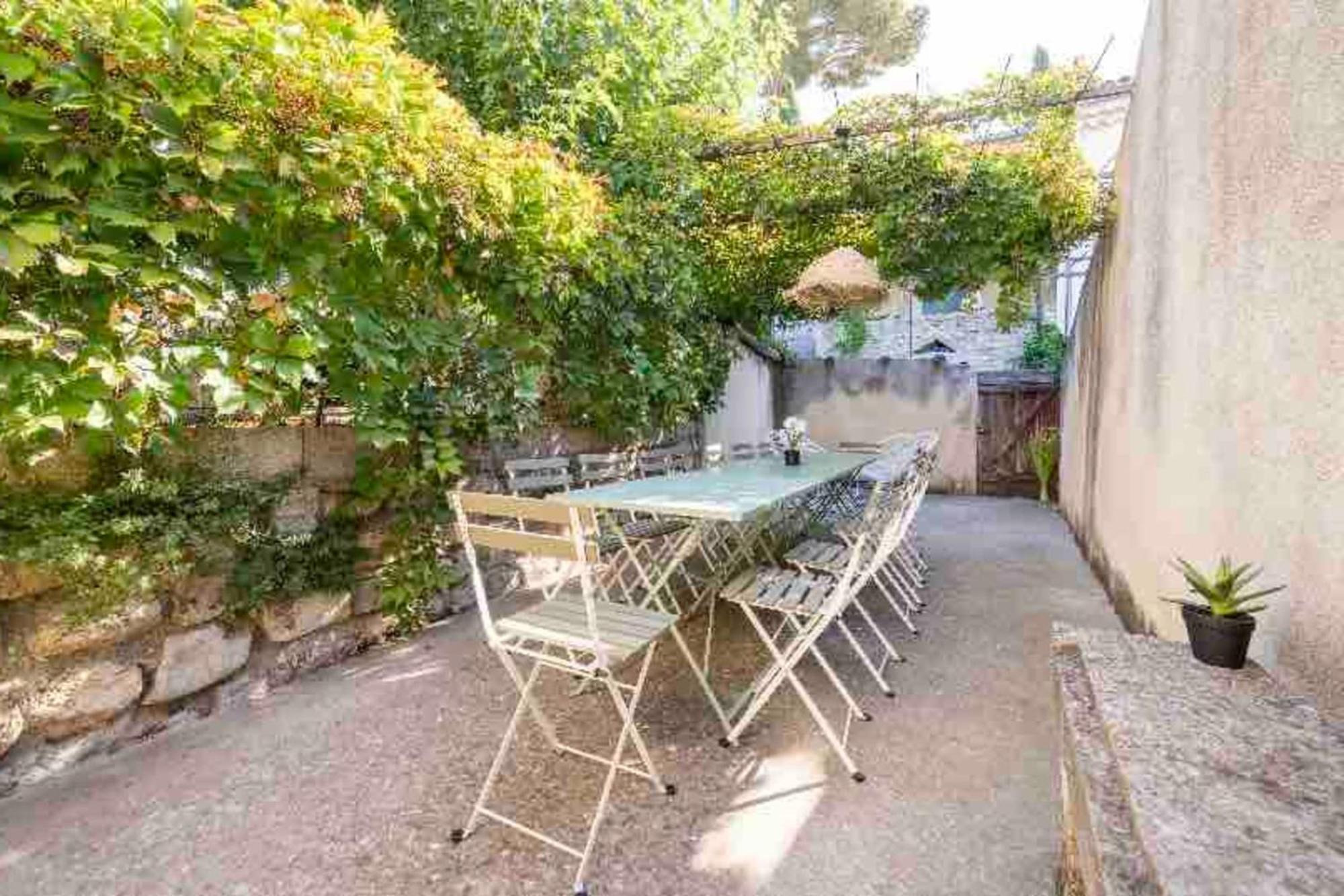 Maison Cosy Lodge 15 P Clim Wifi Cour Garage Montfrin Dış mekan fotoğraf