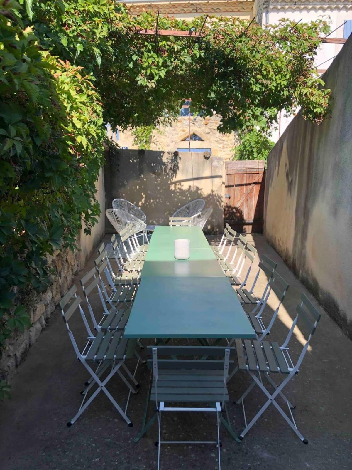 Maison Cosy Lodge 15 P Clim Wifi Cour Garage Montfrin Dış mekan fotoğraf